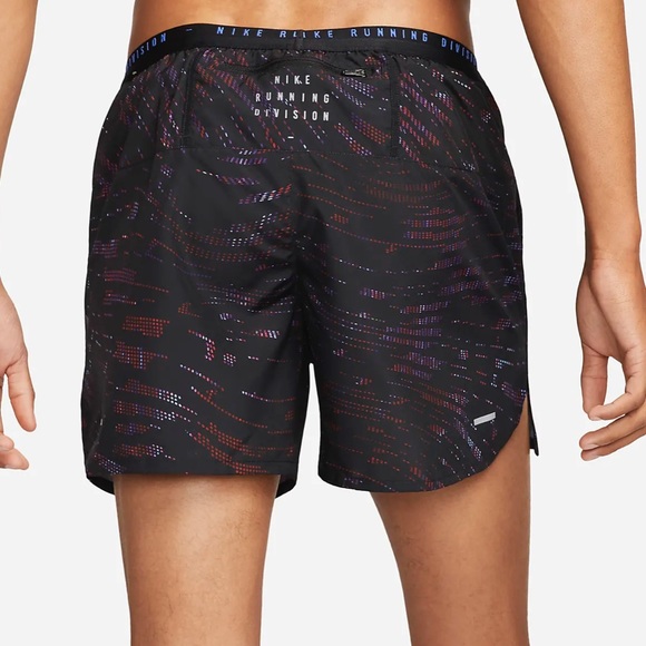 AUTHENTIC & SEALED NEW NWT! Nike Stride Mens 5” Psychic Purple Running shorts - Picture 5 of 7